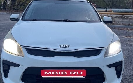 KIA Rio IV, 2018 год, 595 000 рублей, 6 фотография