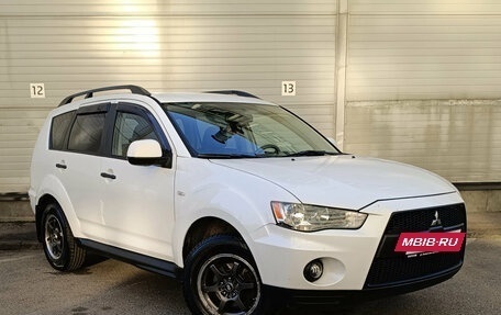 Mitsubishi Outlander III рестайлинг 3, 2011 год, 849 000 рублей, 3 фотография