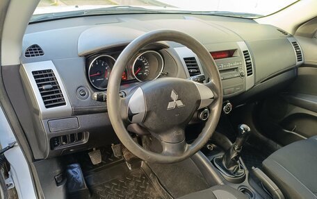 Mitsubishi Outlander III рестайлинг 3, 2011 год, 849 000 рублей, 9 фотография