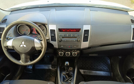 Mitsubishi Outlander III рестайлинг 3, 2011 год, 849 000 рублей, 13 фотография