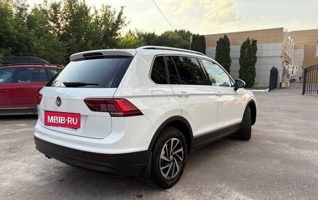 Volkswagen Tiguan II, 2018 год, 1 890 000 рублей, 4 фотография