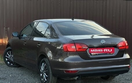 Volkswagen Jetta VI, 2014 год, 899 777 рублей, 4 фотография