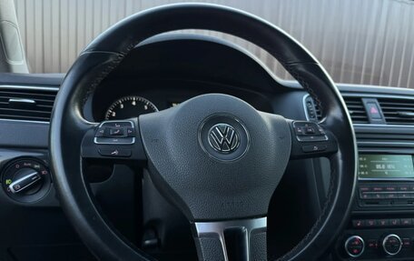 Volkswagen Jetta VI, 2014 год, 899 777 рублей, 12 фотография
