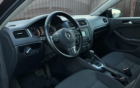 Volkswagen Jetta VI, 2014 год, 899 777 рублей, 8 фотография