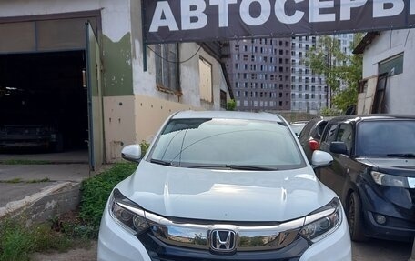 Honda Vezel, 2021 год, 2 200 000 рублей, 10 фотография