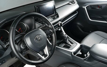 Toyota RAV4, 2021 год, 3 119 000 рублей, 8 фотография