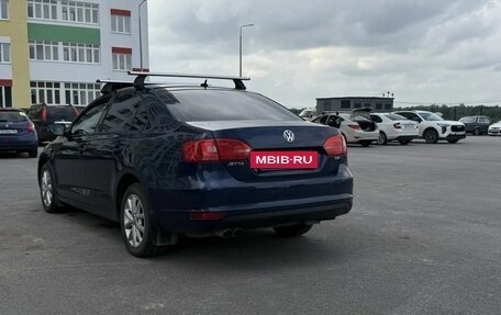 Volkswagen Jetta VI, 2012 год, 900 000 рублей, 4 фотография