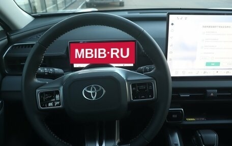 Toyota RAV4, 2026 год, 4 270 000 рублей, 14 фотография