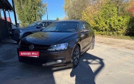 Volkswagen Jetta VI, 2012 год, 800 000 рублей, 2 фотография