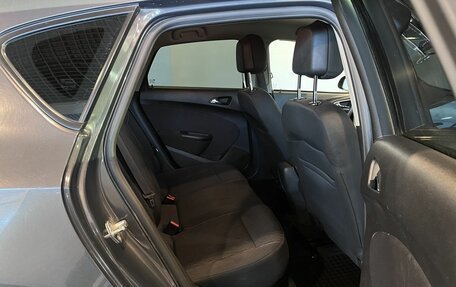 Opel Astra J, 2014 год, 740 000 рублей, 17 фотография