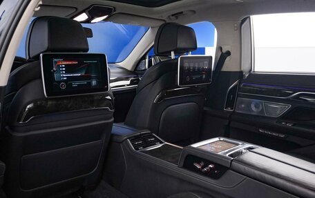 BMW 7 серия, 2016 год, 3 349 077 рублей, 11 фотография