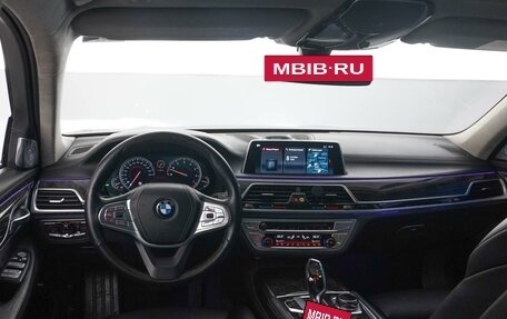 BMW 7 серия, 2016 год, 3 349 077 рублей, 6 фотография