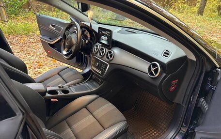 Mercedes-Benz CLA, 2018 год, 1 650 000 рублей, 19 фотография