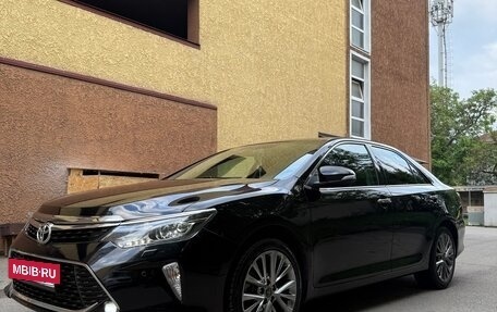 Toyota Camry, 2017 год, 2 070 000 рублей, 5 фотография