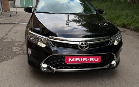 Toyota Camry, 2017 год, 2 070 000 рублей, 2 фотография