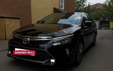 Toyota Camry, 2017 год, 2 070 000 рублей, 3 фотография