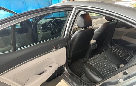 Hyundai Elantra VI рестайлинг, 2018 год, 1 300 000 рублей, 7 фотография