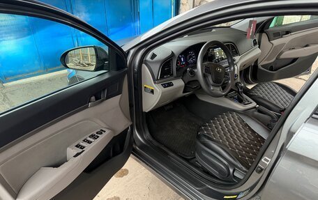 Hyundai Elantra VI рестайлинг, 2018 год, 1 300 000 рублей, 8 фотография