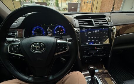Toyota Camry, 2017 год, 2 070 000 рублей, 11 фотография