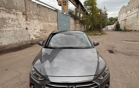 Hyundai Elantra VI рестайлинг, 2018 год, 1 300 000 рублей, 4 фотография