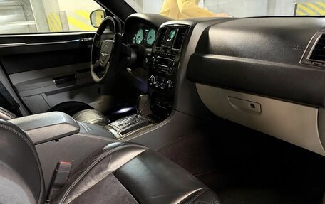 Chrysler 300C II, 2008 год, 2 500 000 рублей, 10 фотография