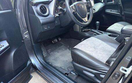Toyota RAV4, 2015 год, 2 040 000 рублей, 30 фотография