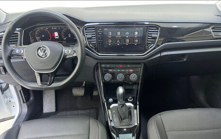 Volkswagen T-Roc I, 2023 год, 1 849 000 рублей, 8 фотография