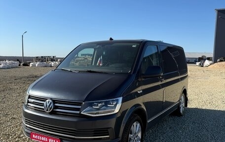 Volkswagen Multivan T6 рестайлинг, 2018 год, 3 100 000 рублей, 1 фотография