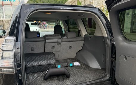 Toyota Land Cruiser Prado 150 рестайлинг 2, 2013 год, 2 870 000 рублей, 8 фотография