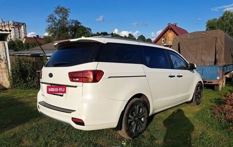 KIA Carnival III, 2020 год, 2 950 000 рублей, 5 фотография