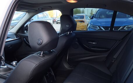 BMW 3 серия, 2017 год, 2 650 000 рублей, 26 фотография