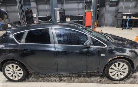 Opel Astra J, 2011 год, 600 000 рублей, 23 фотография