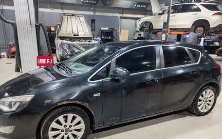 Opel Astra J, 2011 год, 600 000 рублей, 26 фотография