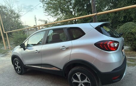 Renault Kaptur I рестайлинг, 2020 год, 1 400 000 рублей, 3 фотография