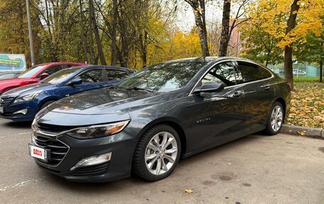 Chevrolet Malibu IX, 2019 год, 1 700 000 рублей, 2 фотография