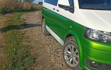 Volkswagen Caravelle T5, 2011 год, 2 190 000 рублей, 2 фотография