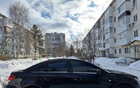 Chevrolet Cruze II, 2012 год, 600 000 рублей, 3 фотография