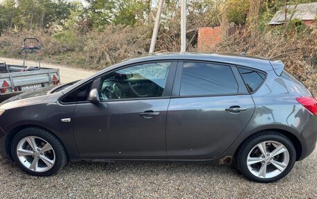 Opel Astra J, 2011 год, 560 000 рублей, 2 фотография