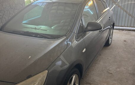 Opel Astra J, 2011 год, 560 000 рублей, 8 фотография