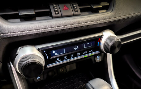 Toyota RAV4, 2025 год, 3 555 000 рублей, 24 фотография