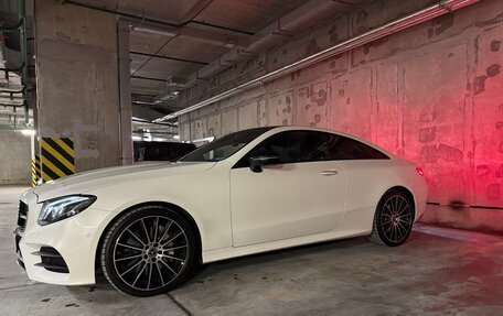 Mercedes-Benz E-Класс, 2018 год, 4 790 000 рублей, 4 фотография