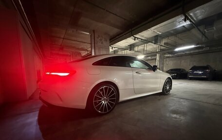 Mercedes-Benz E-Класс, 2018 год, 4 790 000 рублей, 8 фотография