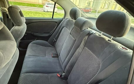 Toyota Avensis III рестайлинг, 2001 год, 250 000 рублей, 9 фотография