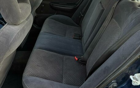 Toyota Avensis III рестайлинг, 2001 год, 250 000 рублей, 10 фотография