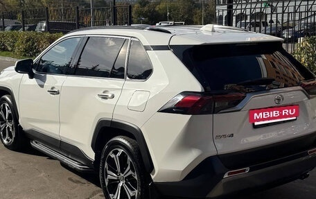 Toyota RAV4, 2019 год, 3 700 000 рублей, 2 фотография