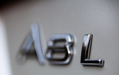 Audi A8, 2011 год, 3 600 000 рублей, 4 фотография