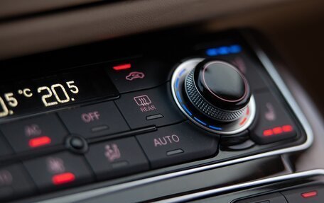 Audi A8, 2011 год, 3 600 000 рублей, 15 фотография