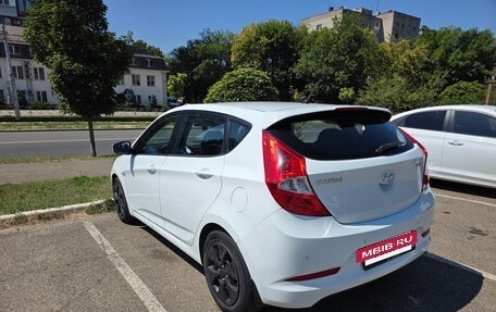 Hyundai Solaris II рестайлинг, 2015 год, 1 100 000 рублей, 7 фотография