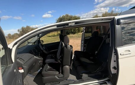 Toyota ISis I, 2015 год, 1 495 000 рублей, 14 фотография