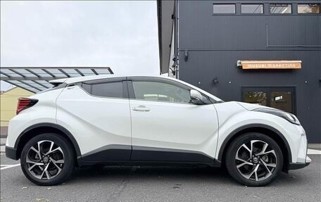 Toyota C-HR I рестайлинг, 2023 год, 1 390 000 рублей, 5 фотография